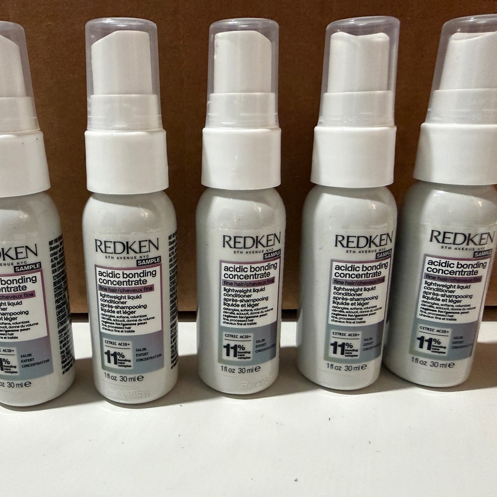 Redken Acidic Bonding Concentrate Conditioner lightweight travel